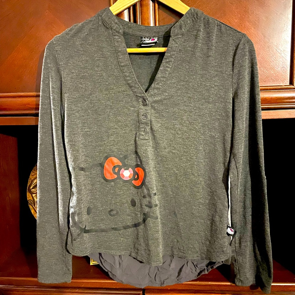 Sanrio Adorable Hello Kitty V-Neck blouse Medium